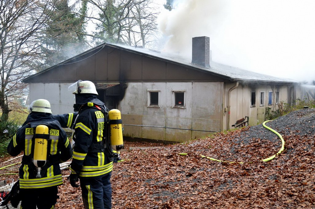 Feuer Asylantenheim Odenthal Im Schwarzenbroich P14.JPG - MIRKO_WOLF